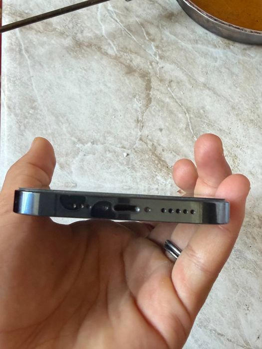Telefon iphon 12 piro