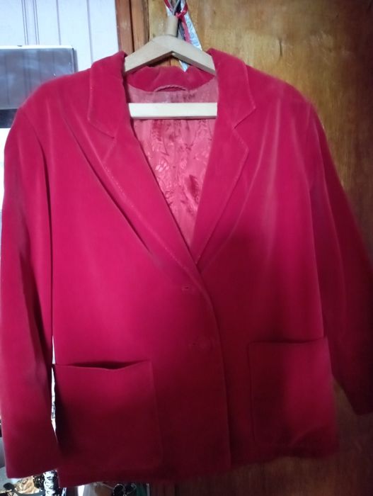 Пиджаки бархатные и костюмы