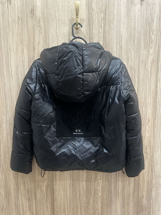 Продам пуховик Armani axchange