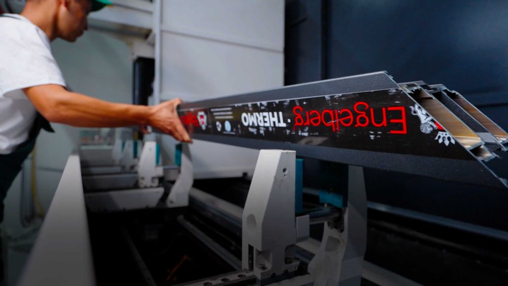 istek fabrikasi | Plastik va alyuminiy eshik-romlar | AKFA, Engelberg