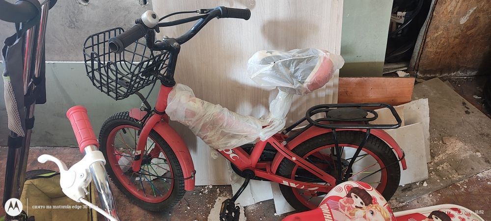 Продам три детских велосипеда и две коляски