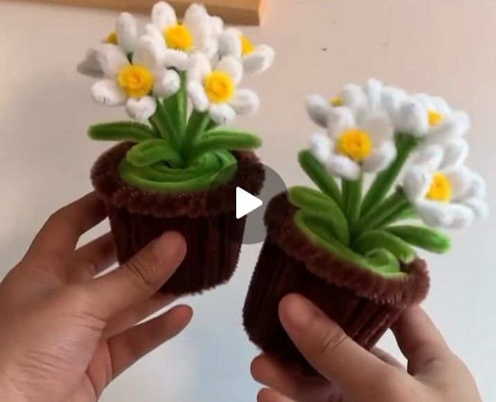 Stol ustiga dekor: Momiq simdan yasalgan gultuvakli gul