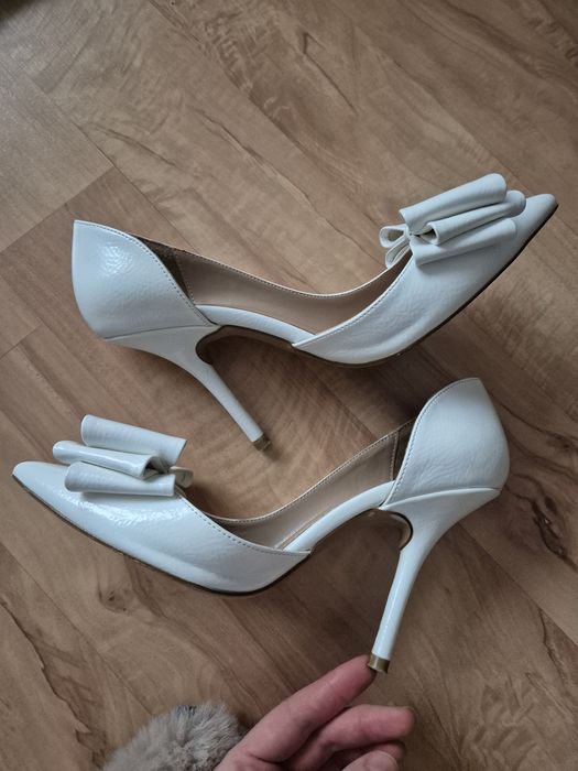 Vand pantofi de mireasa marimea 37