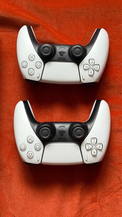 Playstation 5 с 2 джойстиками
