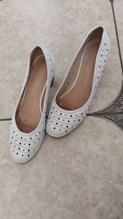 Продам женский туфли