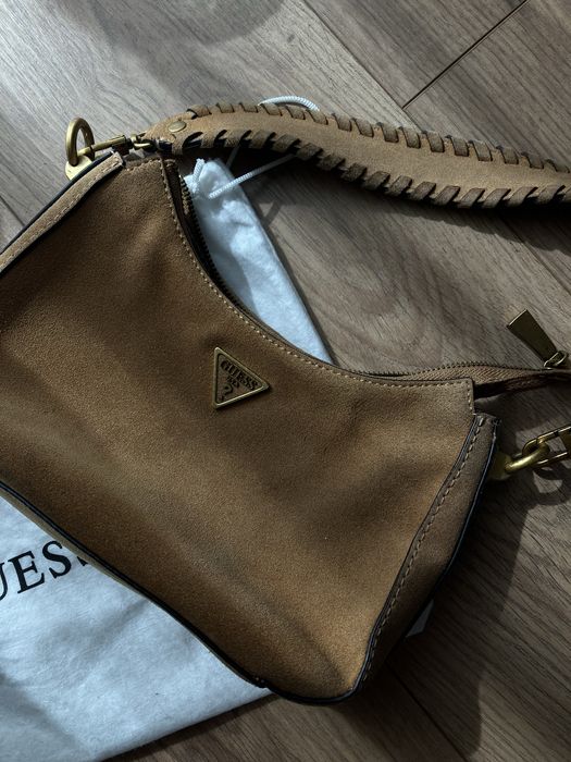 Guess чанта естествена кожа