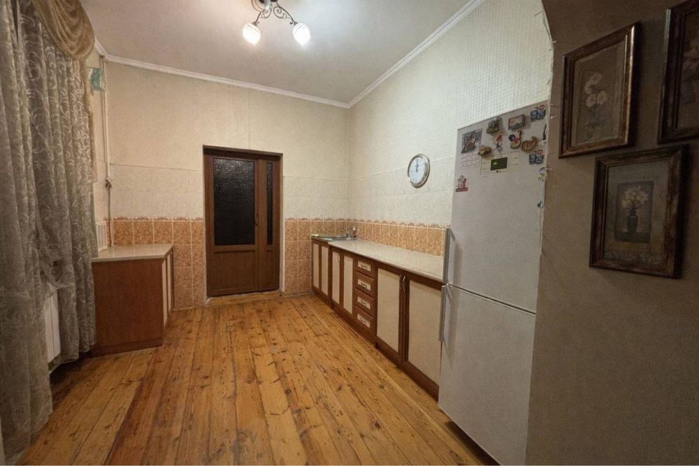 1.87 сотки Дом , Военный госпиталь , 3 комнаты