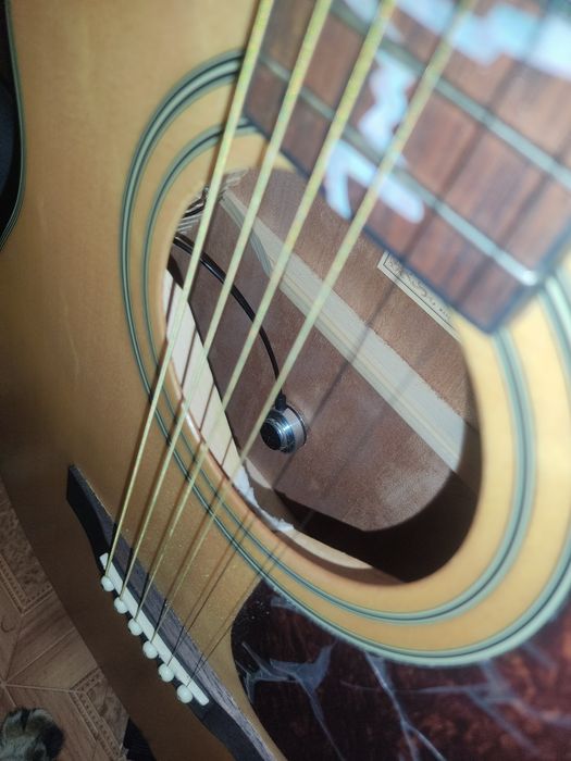 Трансаккустическая гитара Cort