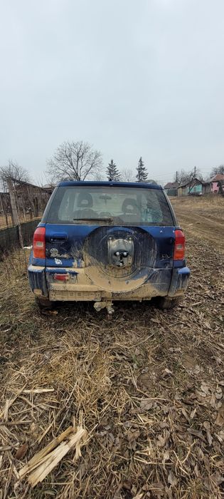 Dezmembrez toyota rav 4