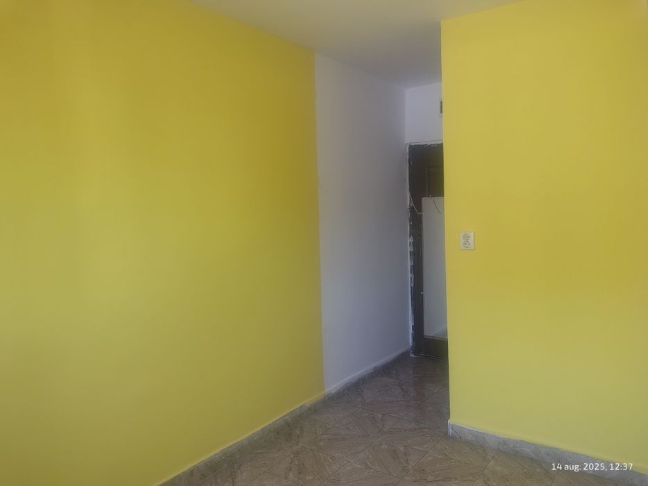 Vând Garsonieră etaj 2