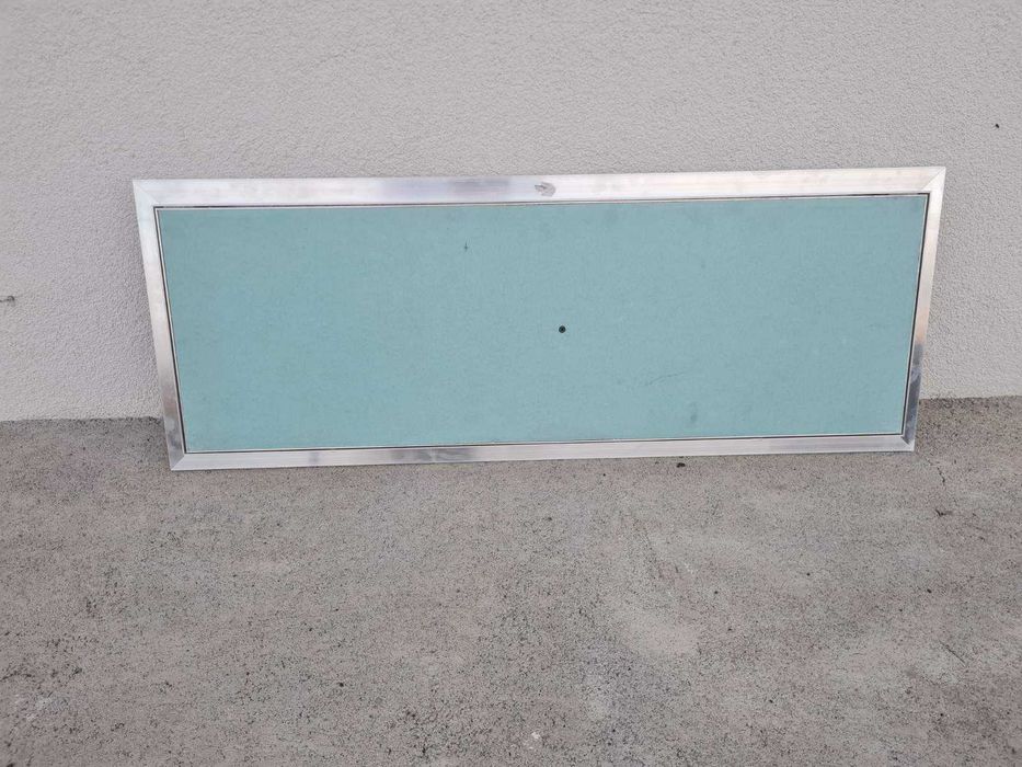 Ревизия алуминиева с вратичка  за плочка 90/30 см