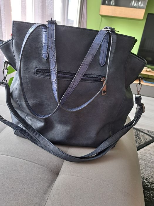 Дамска чанта тъмно синьо