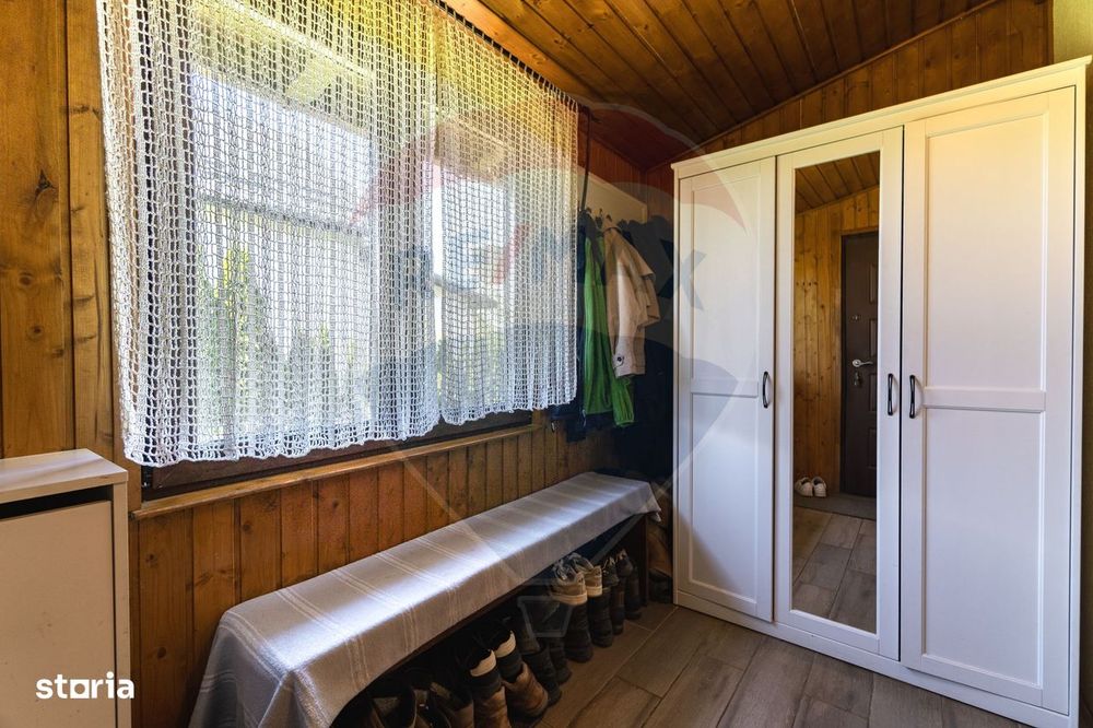 Casa de Poveste - Feldioara, str. Barsei/ 4 camere/ curte!