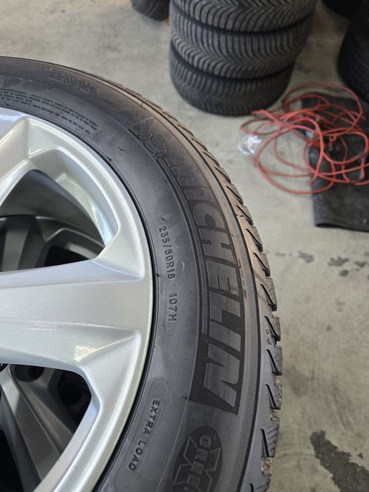 4 Броя 235/60/18 Michelin 2x6,5mm 2x6,2mm