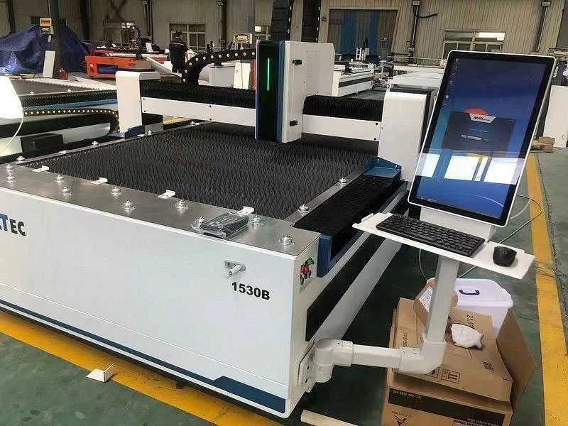 Оптоволоконный лазер по металлу