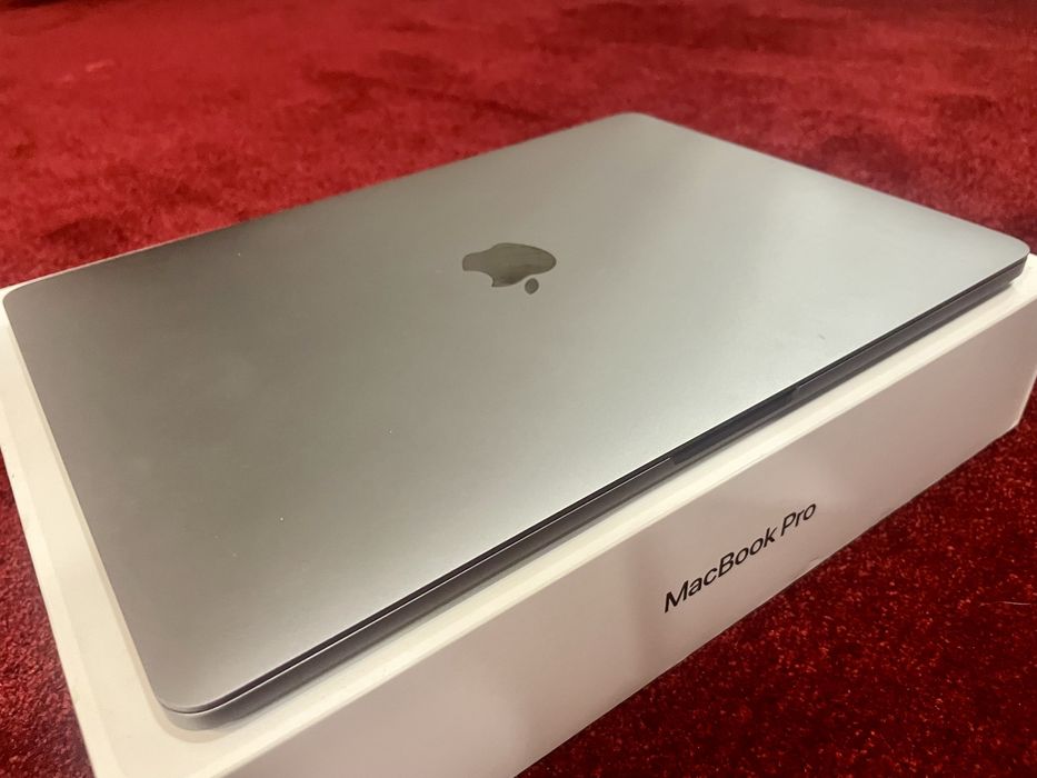 Macbook Pro 13" M1, 16gb ram, 512 ssd impecabil 2021