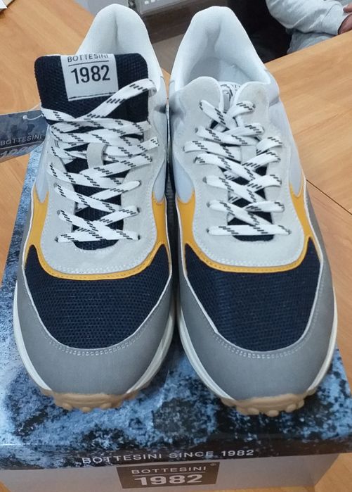 Vand adidasi noi Bottesini