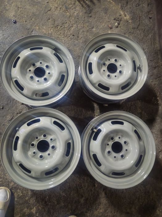 Продам комплект дисков  R13