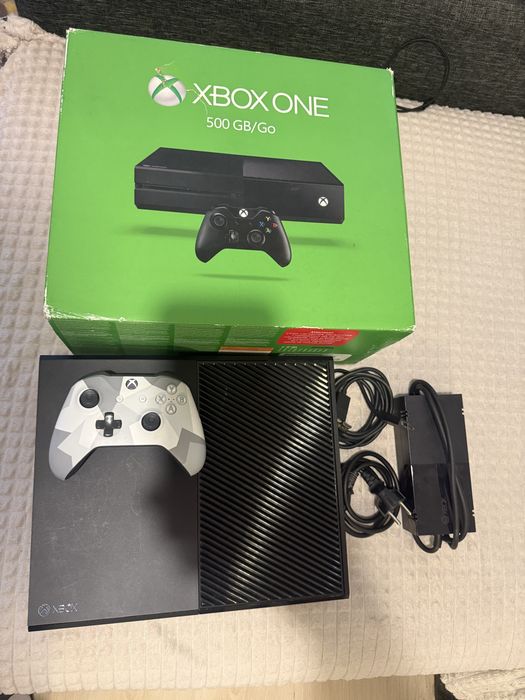 Xbox One 500GB + Controller