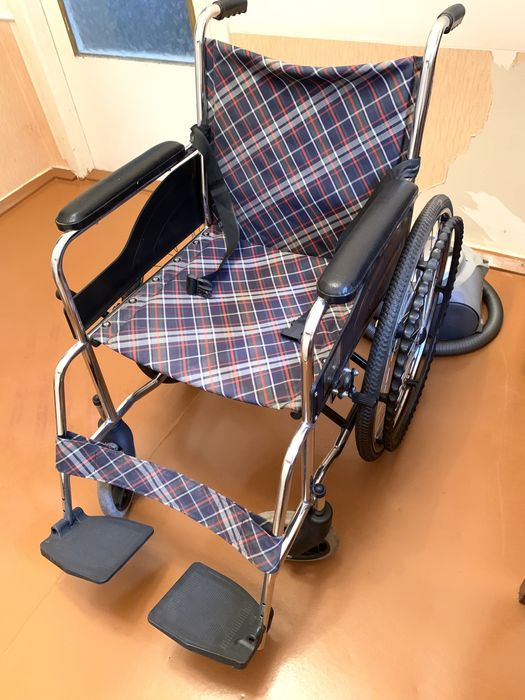 Инволидная коляска