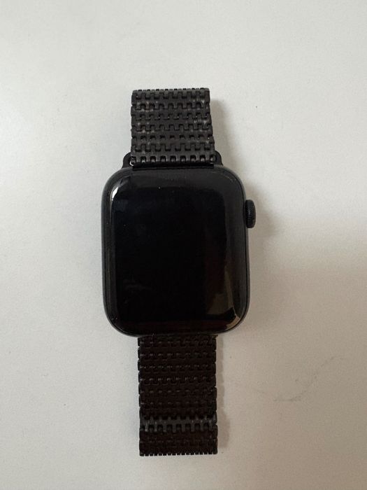 Ceas Apple SE2, cutie + curea metalica