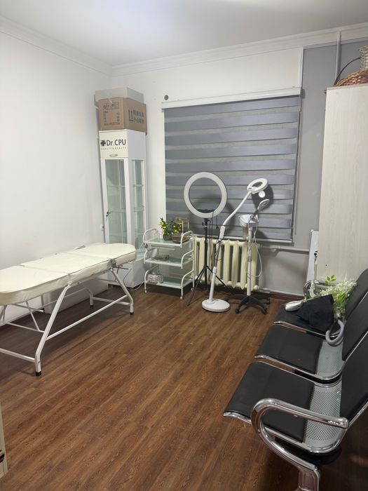 Сдаётся в аренду вдоль дороги Сергели-6 ориентир Мерос ресторан 65-квм