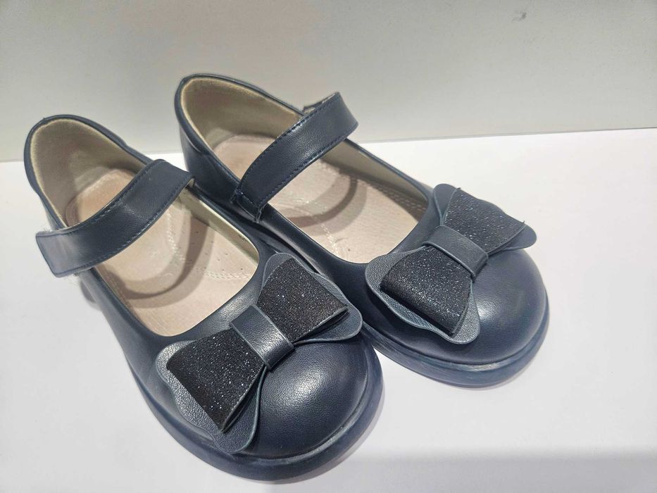 Елеганти обувки в тъмно син цвят