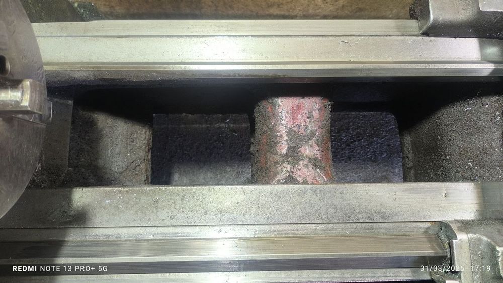 Токарный станок 
Сотилади.  Срочно!
2 тасиям ишлаб Турган