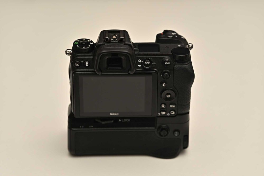 Nikon Z6 -2 + Battery Grip and L Bracket
