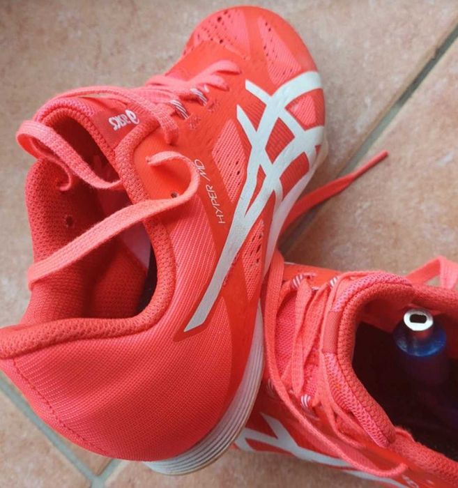 Adidasi Asics atletism