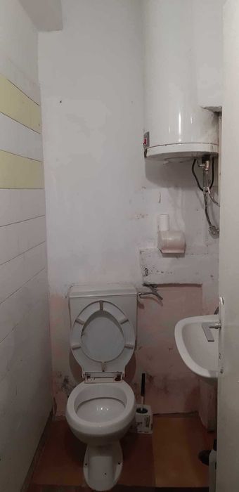 Дава се под наем Четиристаен апартамент в Търговище, Център - 90 кв.м за 142.8 € - Снимка #4