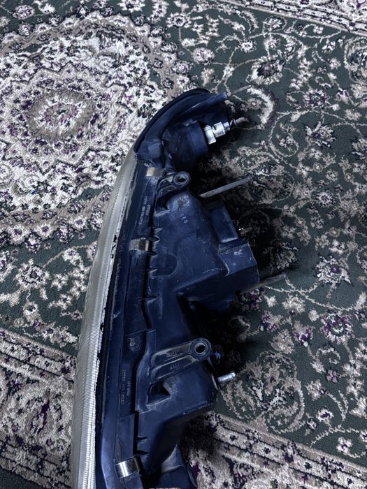 Субару легаси фар правый