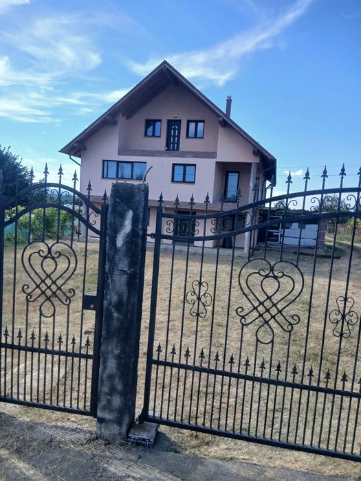 Villa independentā în Buhusi Bacāu
