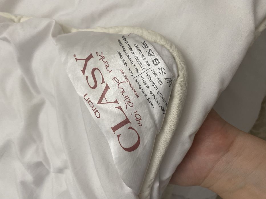 Продам двуспальное теплое одеяло