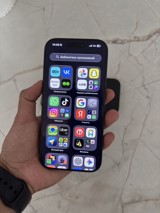 Iphone 16 pro черного цвета