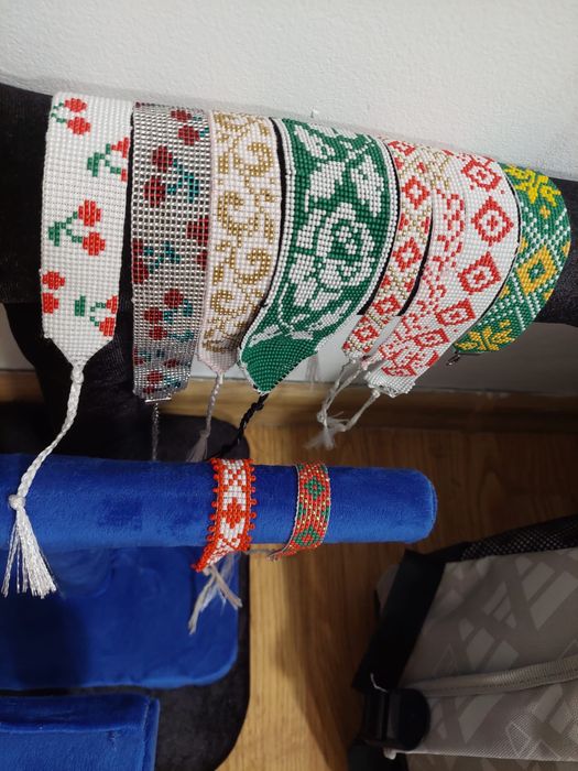 Vand bratari si zgardane…. Stergare pentru cosarca