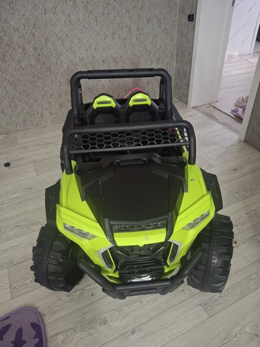 Машина детская,большая