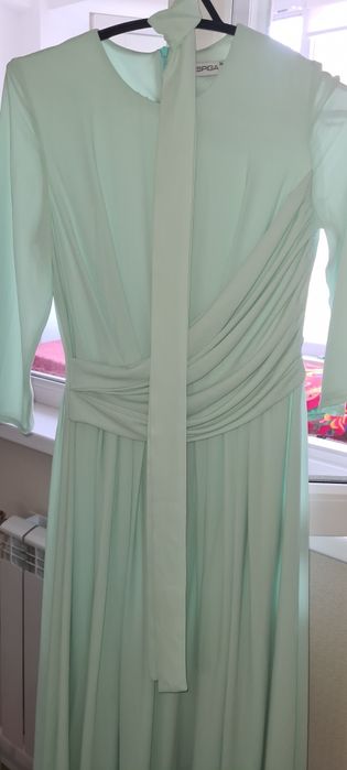 Пиджаки, костюмы, платья