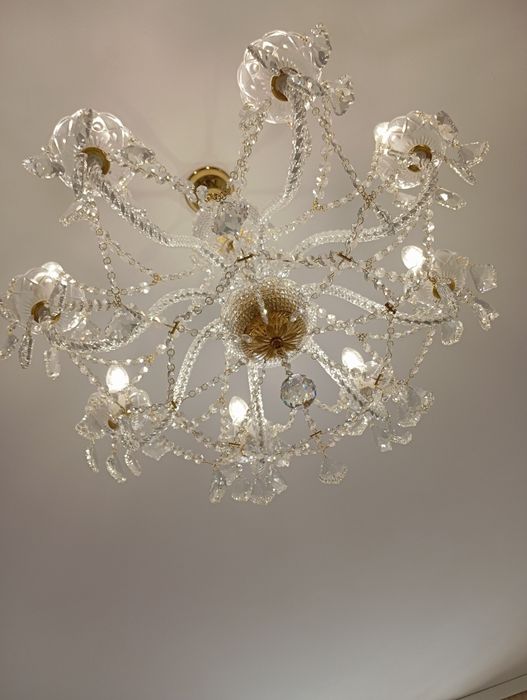 Хрустальная люстра