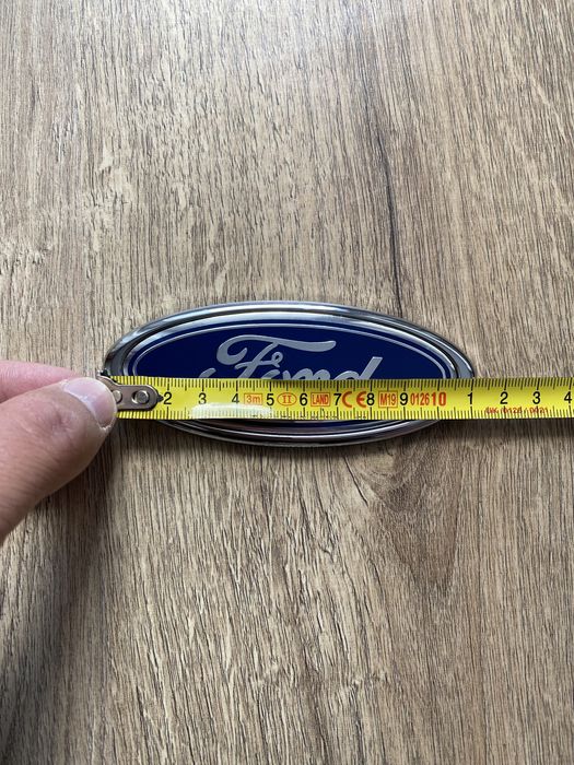 Emblema Semn Logo Grila Bara Fata Portbagaj Spate Ford Scris Titanium