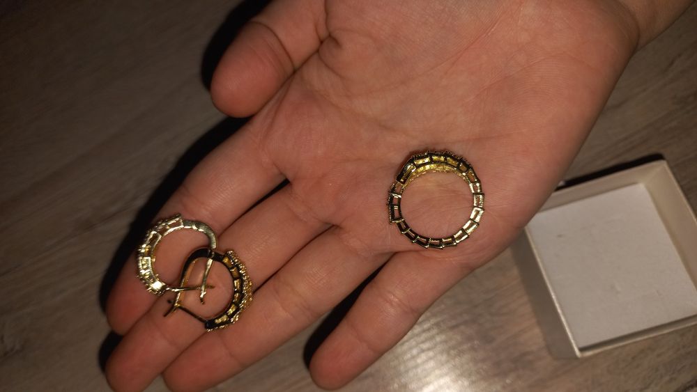 Украшения: серёжки,кольцо