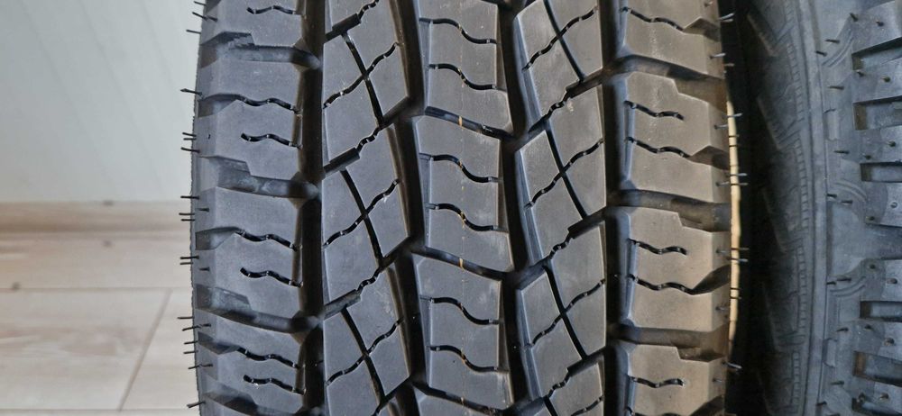 Джипови гуми 205/70/R15 Nexen Roadian AT 4x4
