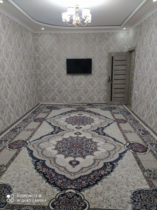 Квартира ижорага  3эт 1хон 5мик круг  мегамаркрт