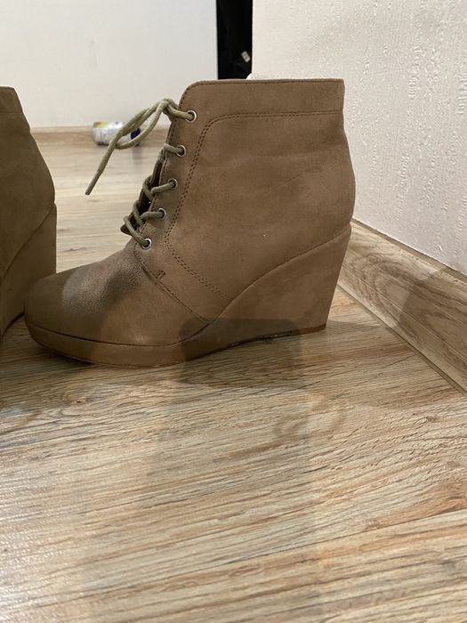 Ботинки женские