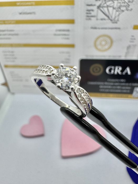 Сребърен пръстен с мойсанит ( диамант ) 0.5 карата