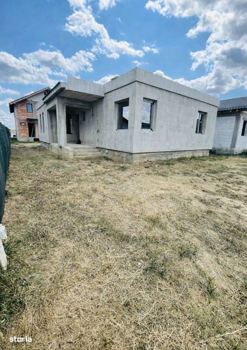 Casă plan Parter în stil mediteranean – Cihei (la roșu)