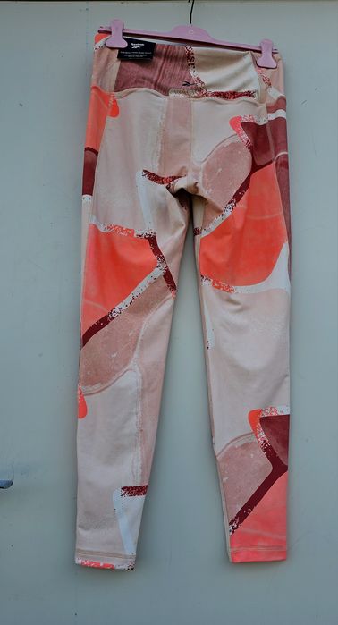 Reebok оригинален дамски клин нов  Л размер