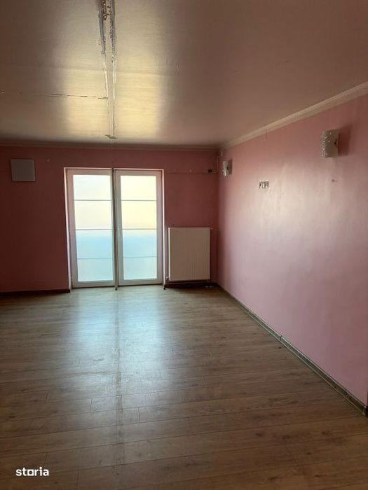 Casa P+1, 350 mp utili, teren 500 mp, zona Craiovita Noua
