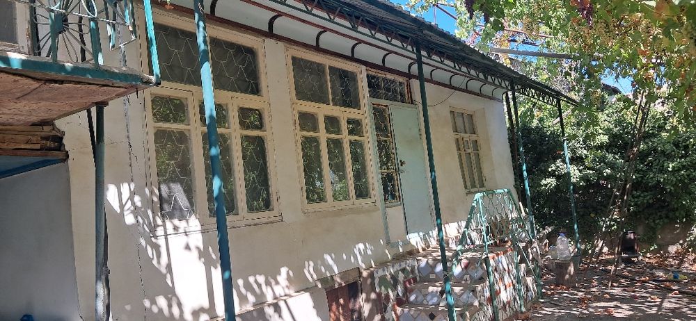 Дача 4 ,5 соток. Находится паркенте