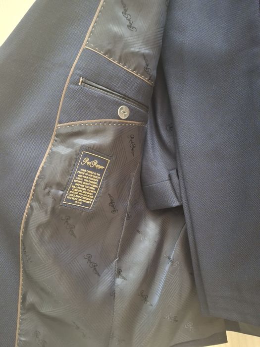 Продается костюм